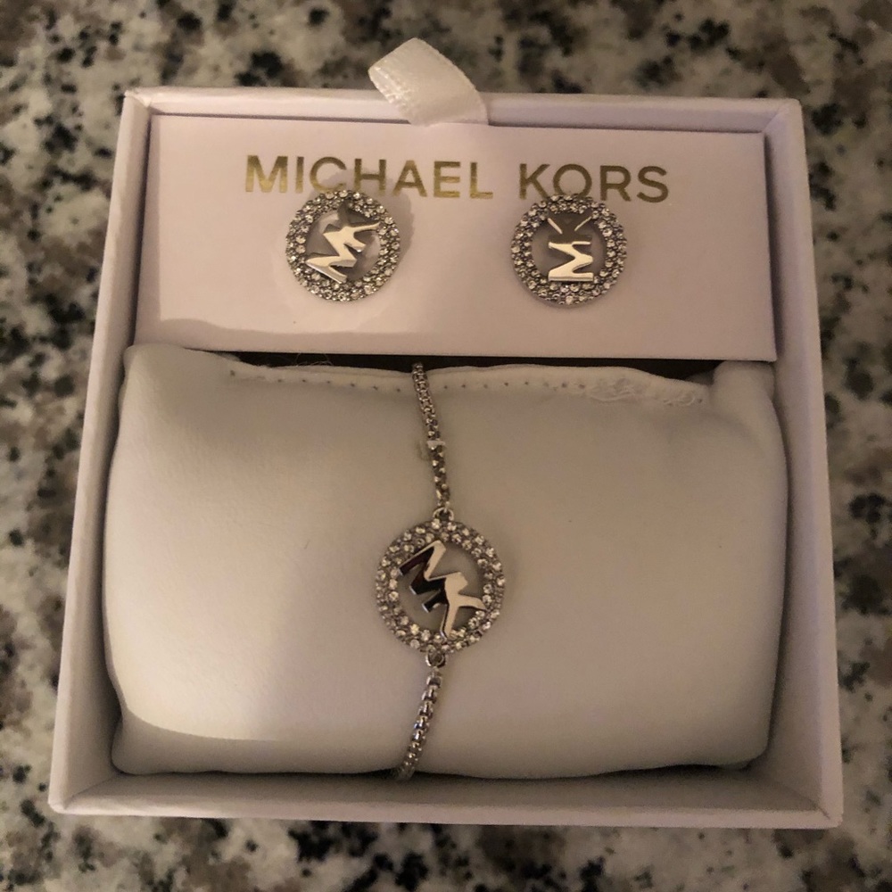 Earring and Bracelet Set